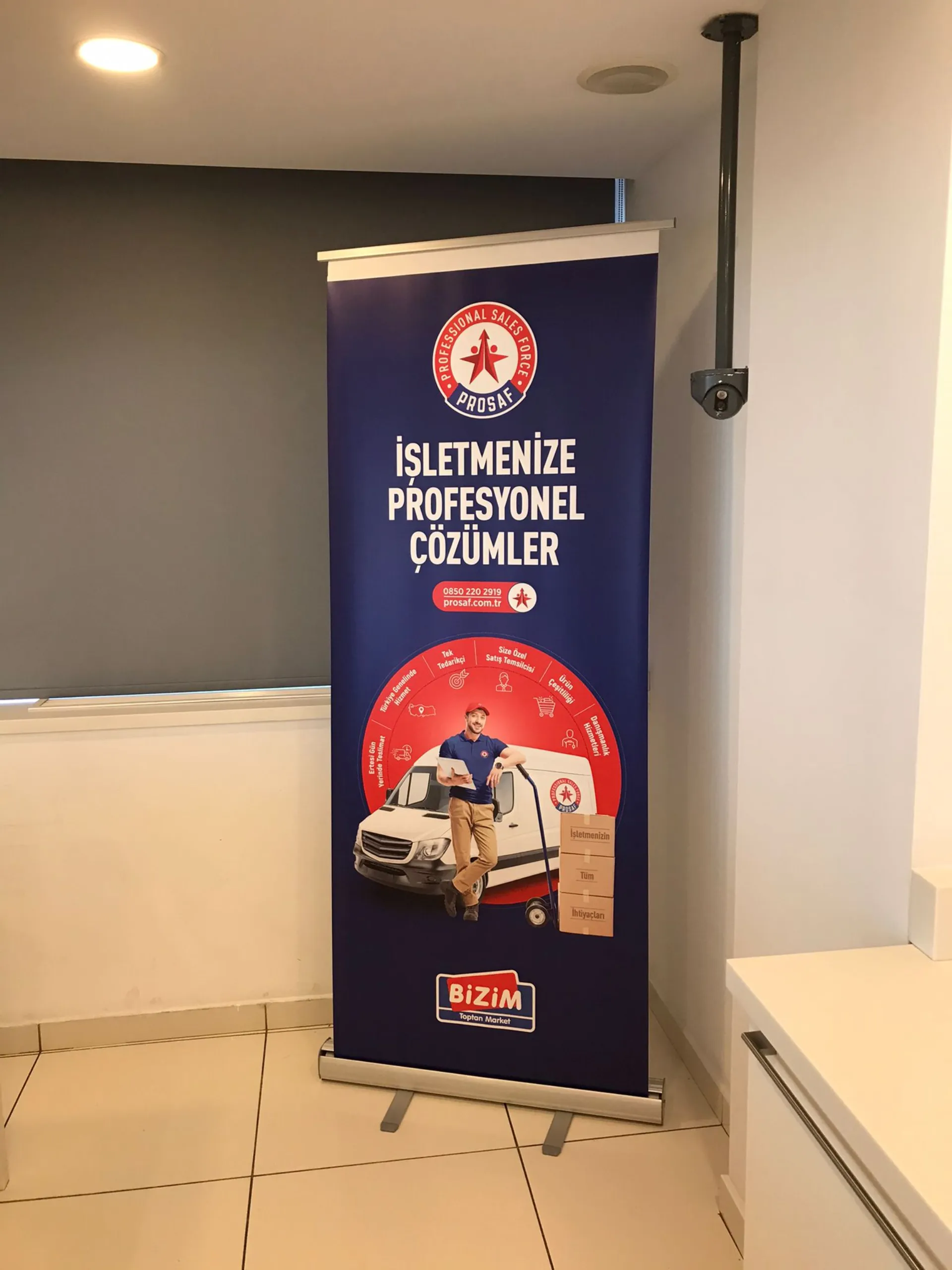 Bizim Toptan – Roll-Up & Stand