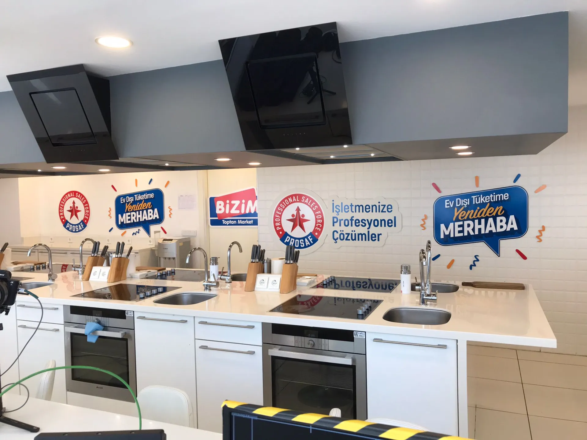 Bizim Toptan – Roll-Up & Stand 3