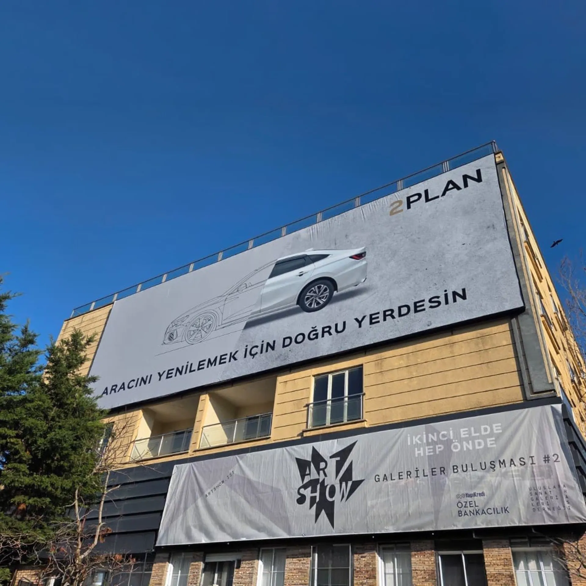 Etiler 2Plan – Bina Cephe Giydirme ve UV Baskı Uygulaması 2