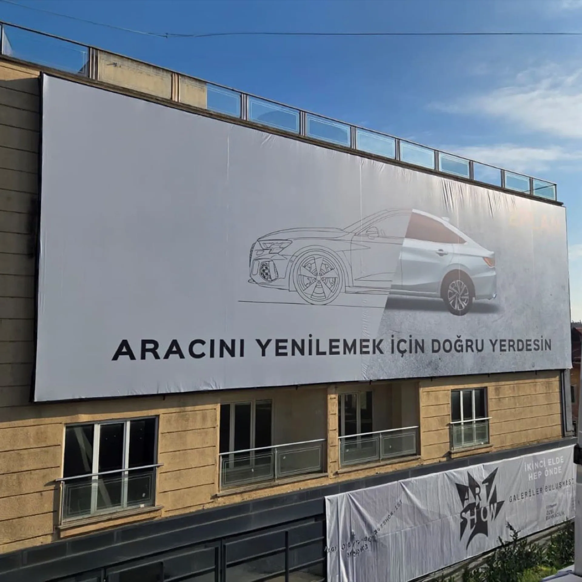 Etiler 2Plan – Bina Cephe Giydirme ve UV Baskı Uygulaması