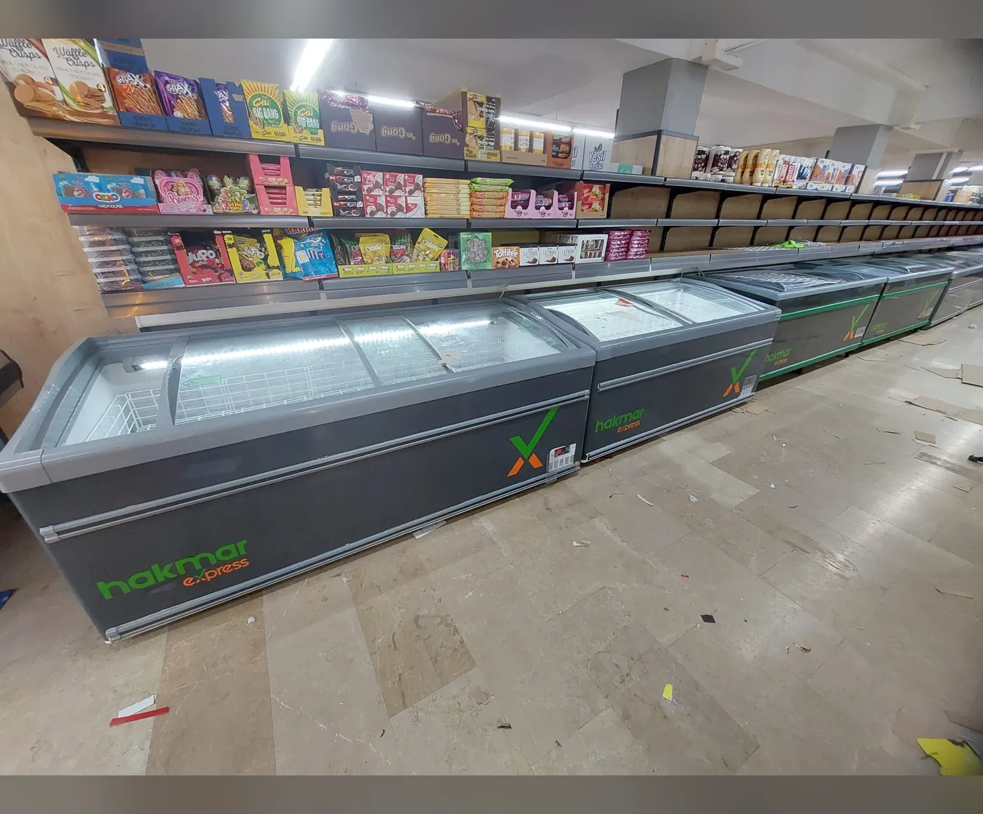 Hakmar Express Kışladüzü – Mağaza İçi ve Cephe Uygulamaları 3