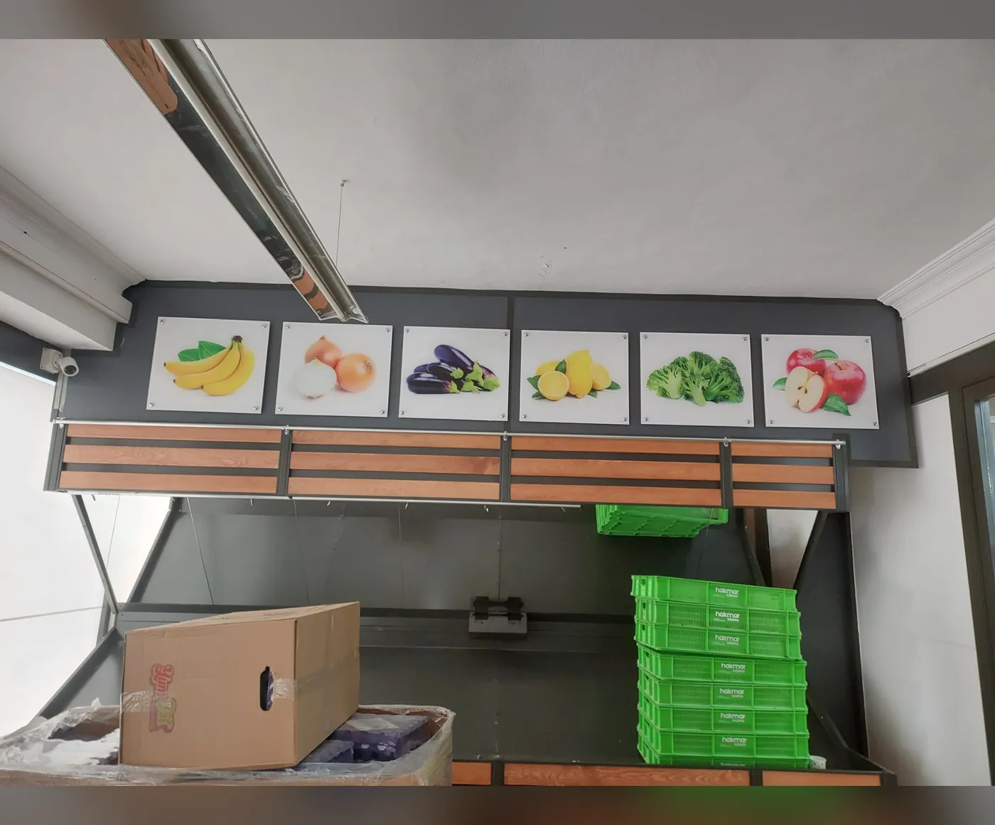 Hakmar Express Kışladüzü – Mağaza İçi ve Cephe Uygulamaları 5