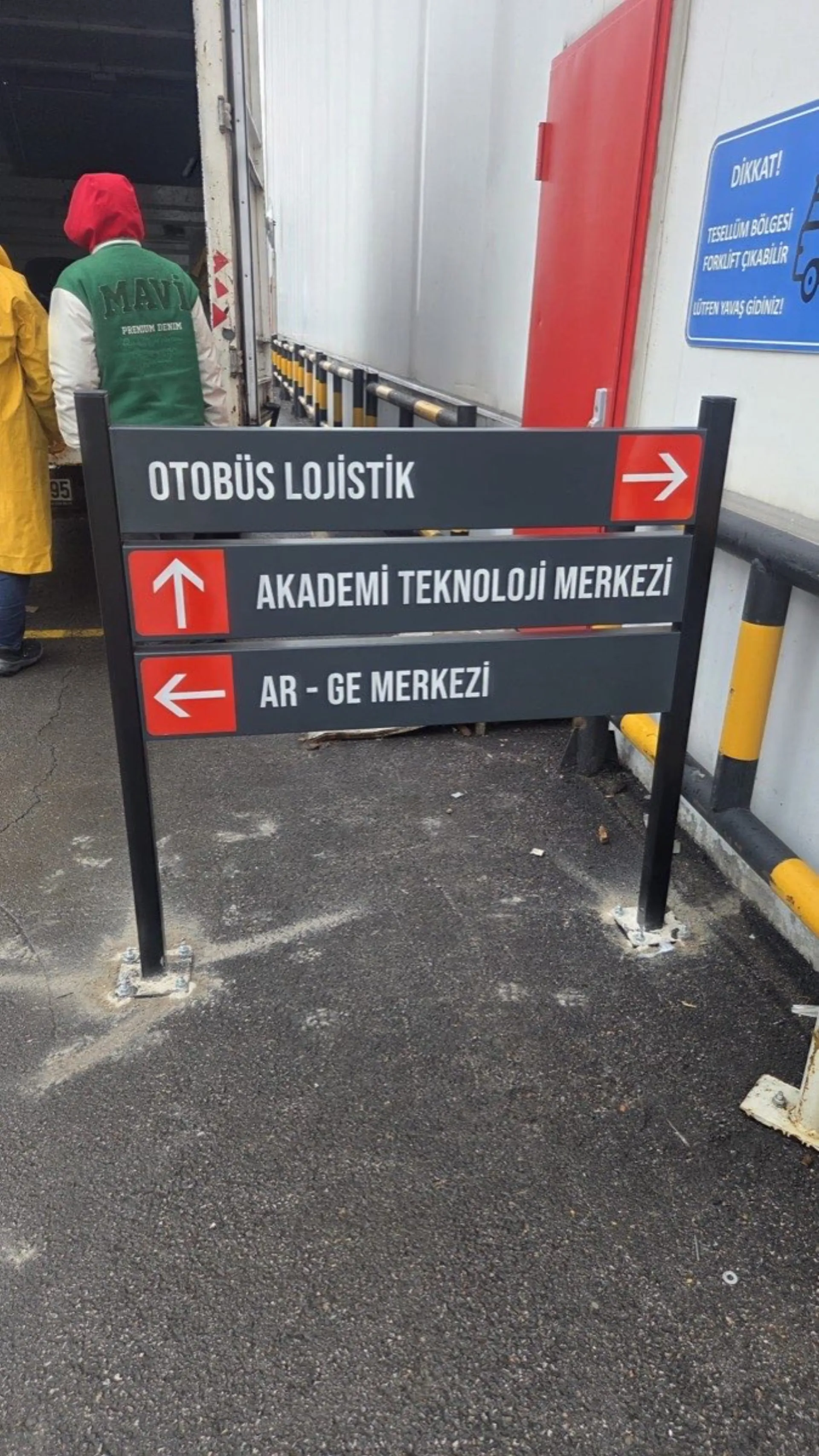 Isuzu Fabrikası İç Yönlendirme Tabelaları 9