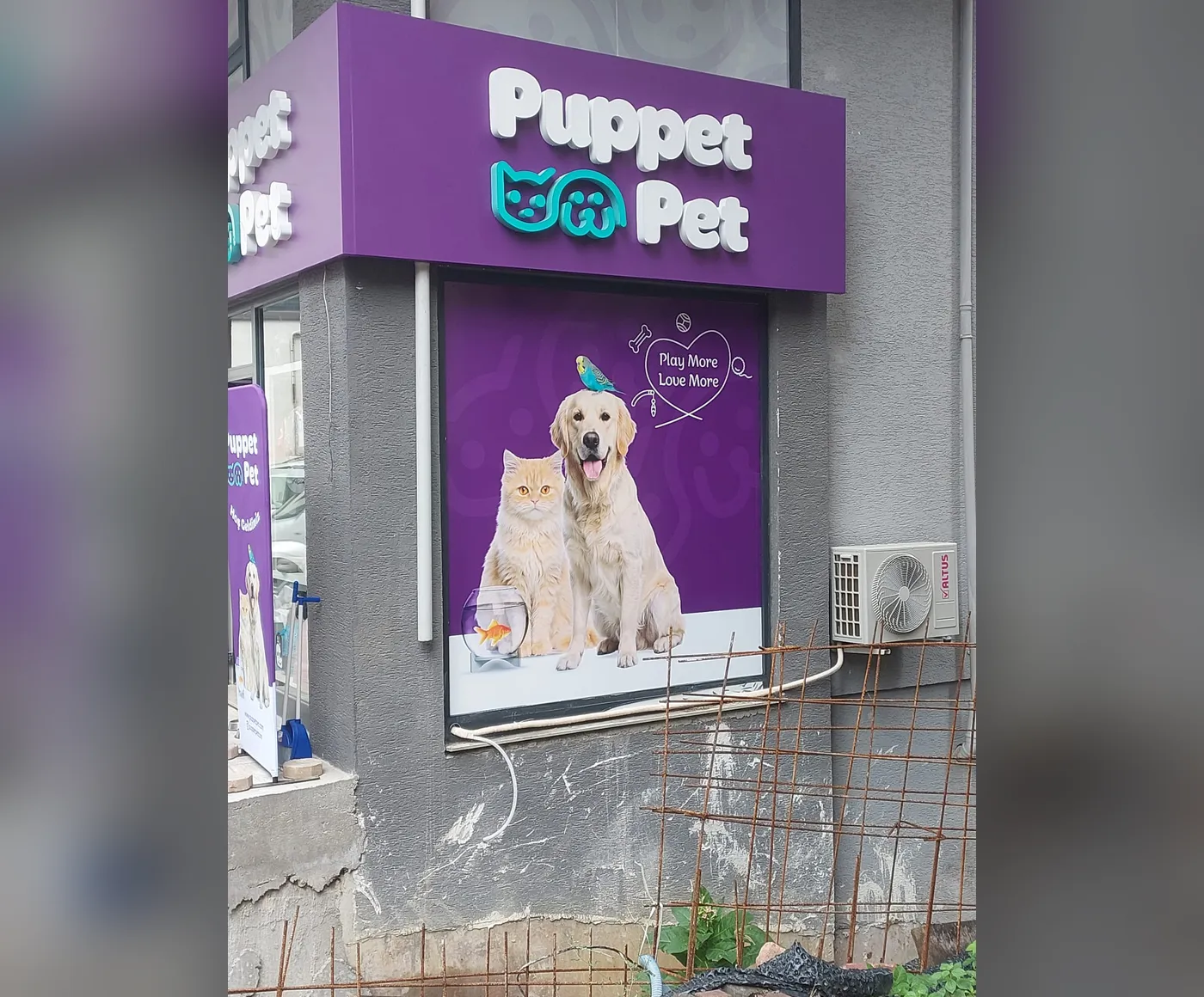 Puppet Pet Pendik – One Way Vision Vitrin