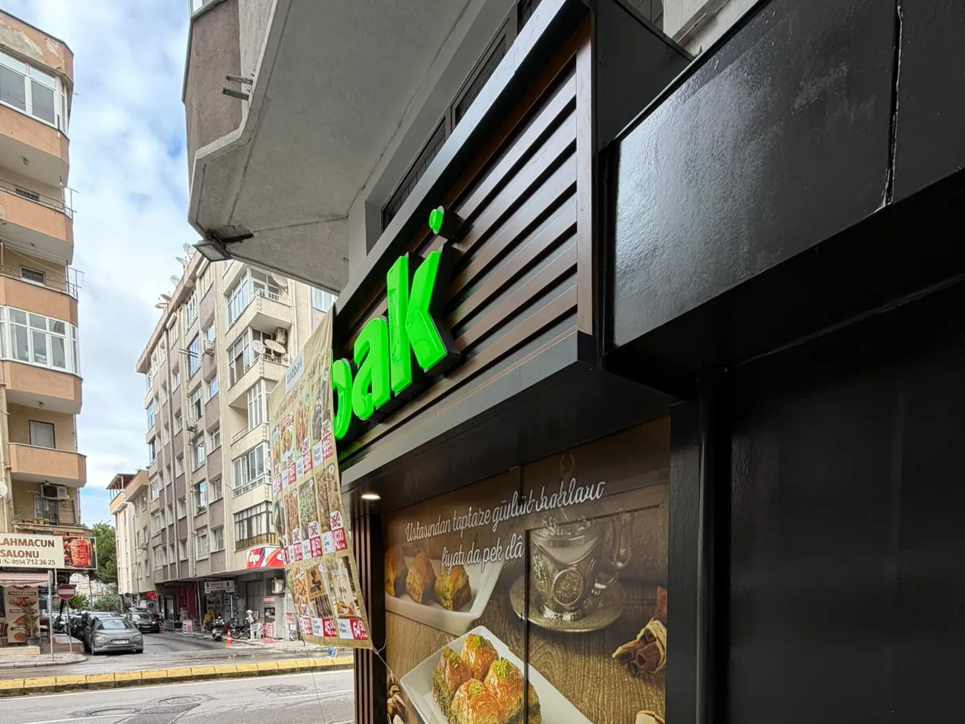 Tatbak Gebze — Store Signage and Graphics 2