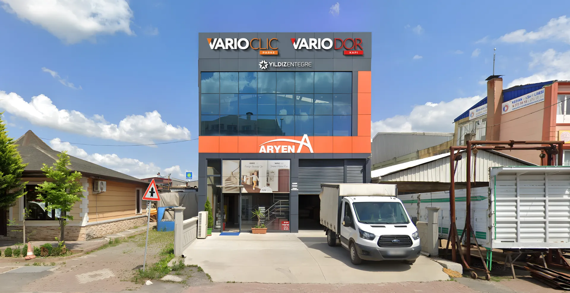 Yıldız Entegre – Cephe Tabelası